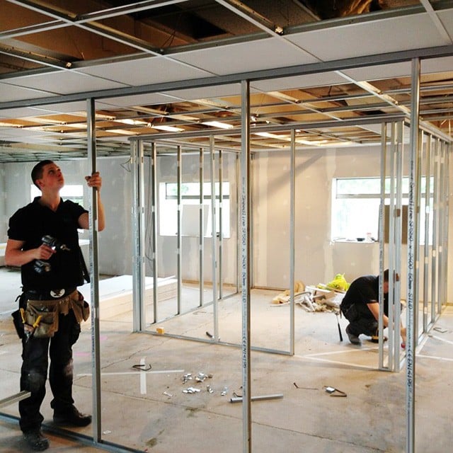 Поставка материалов и монтаж перегородок