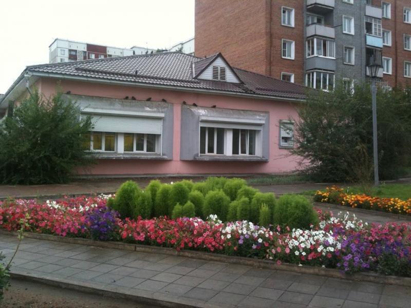 Депутат В.Бредний продолжает благоустраивать сквер имени П.Ф.Сенчихина