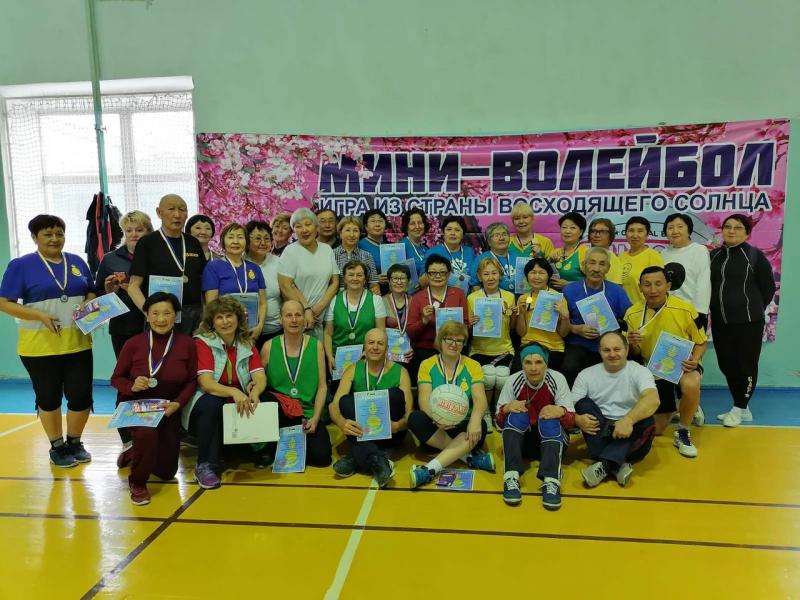 Спорт без границ. Пенсионеры показали свое мастерство в мини-волейболе