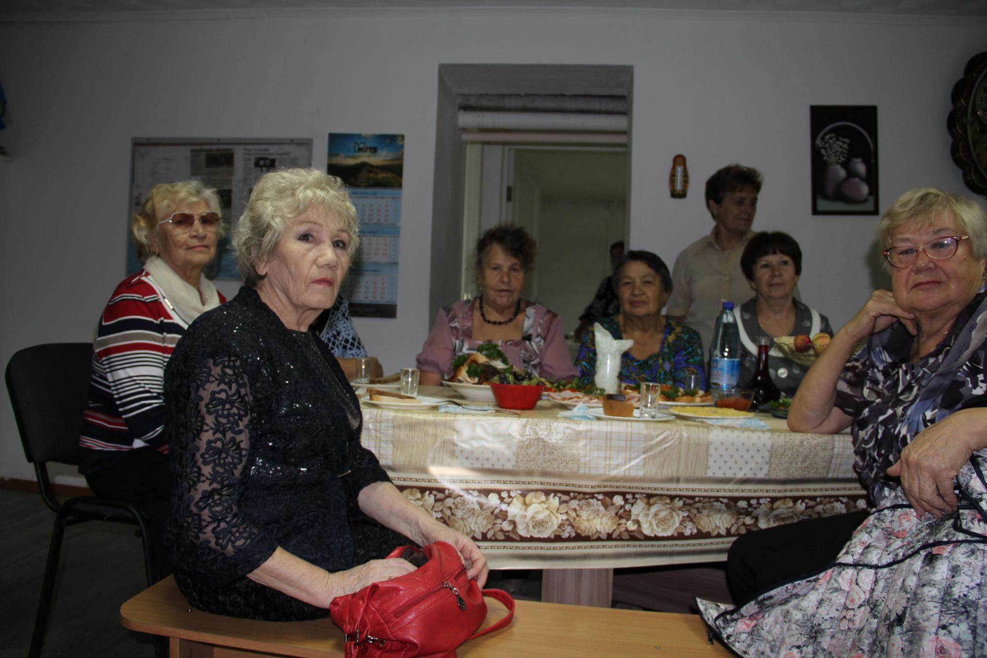 С праздником, ветераны!