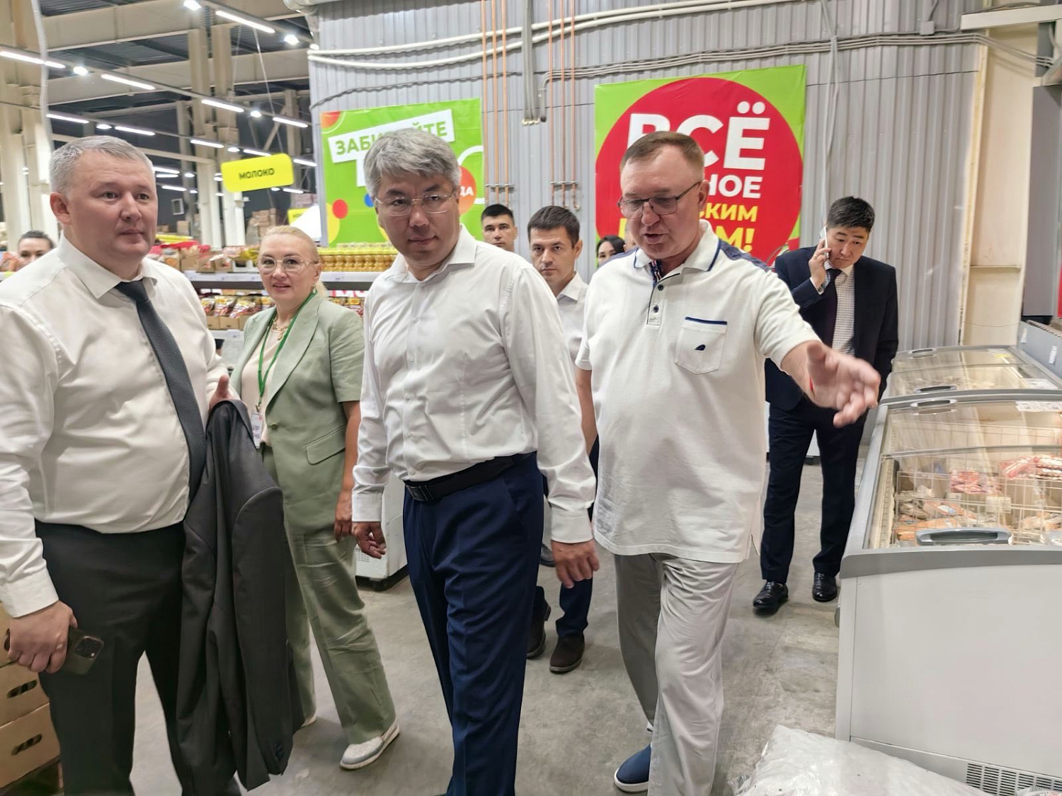 Глава Бурятии посетил магазин «Титан» в Северобайкальске