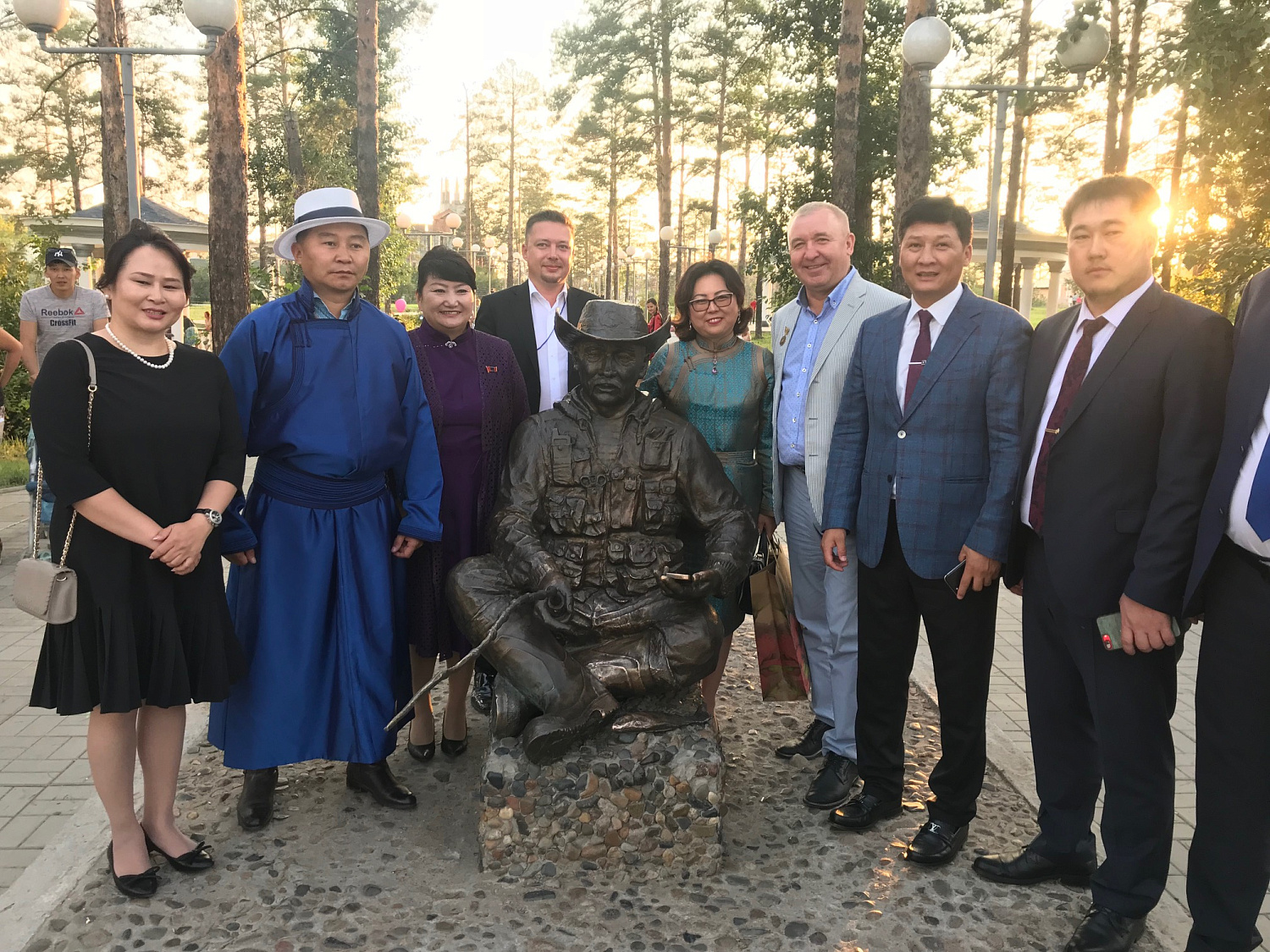 Руководитель ГК «Титан» В.Бредний удостоен награды «За вклад в развитие Железнодорожного района»