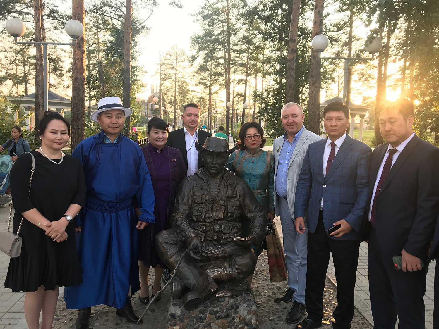 Руководитель ГК «Титан» В.Бредний удостоен награды «За вклад в развитие Железнодорожного района»