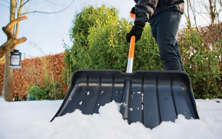 Уборка территории от снега