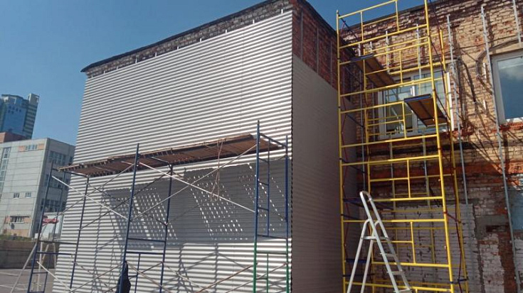 Устройство фасадов из профлиста и изготовление, монтаж из алюминиевого композита