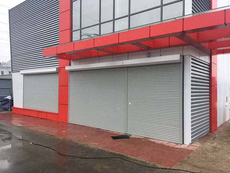 Поставка и монтаж роллеты для входной группы