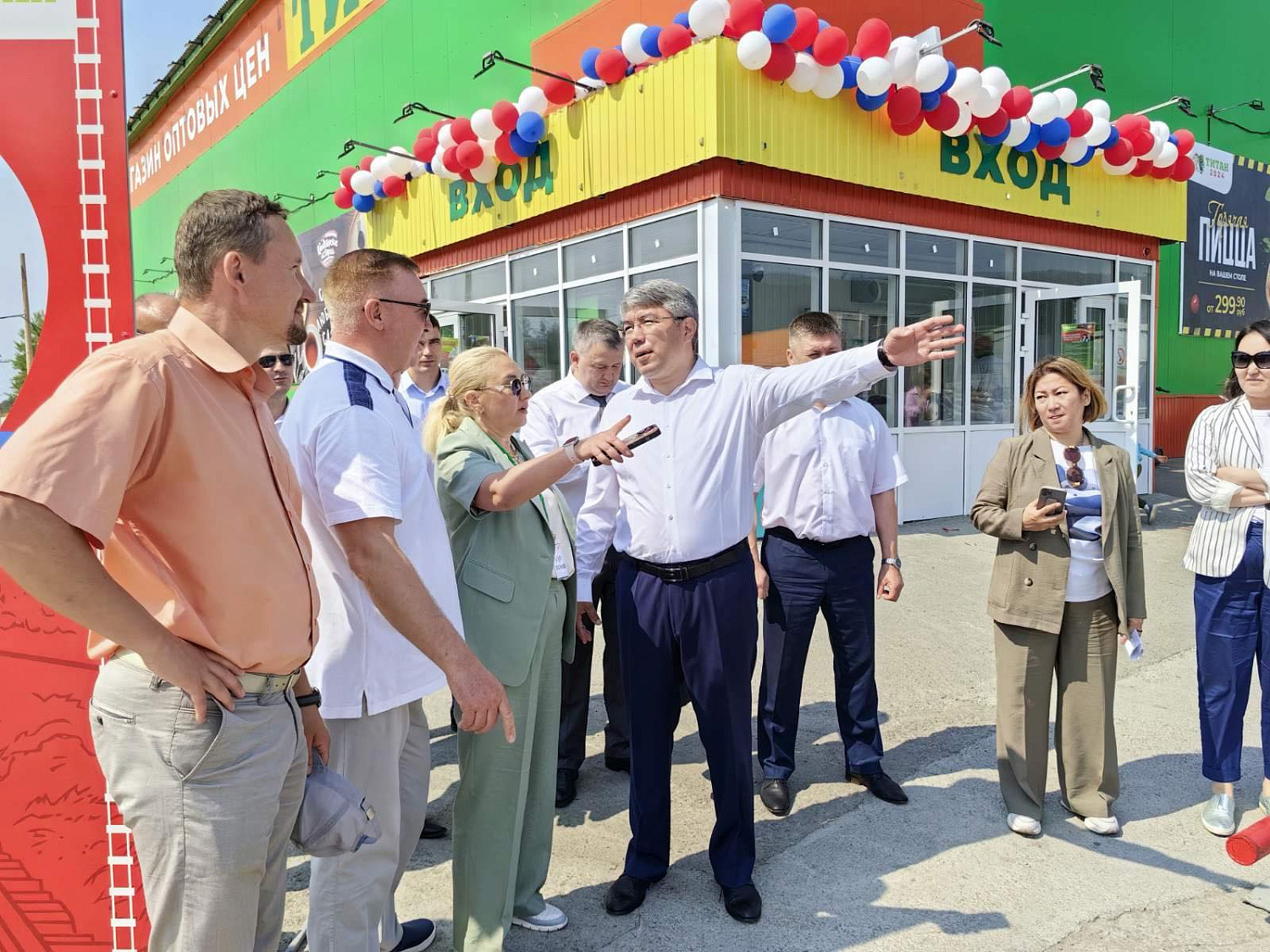 Глава Бурятии посетил магазин «Титан» в Северобайкальске