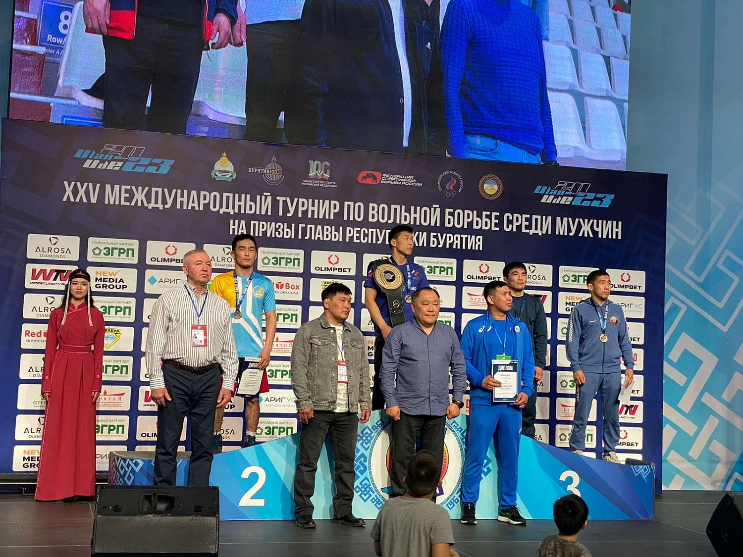 Бурятские борцы на высоте: два золота на турнире Baikal Open 2022