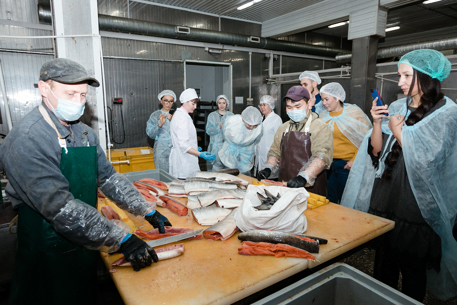 Улан-удэнские блогеры на рыбозаводе "Байкал"