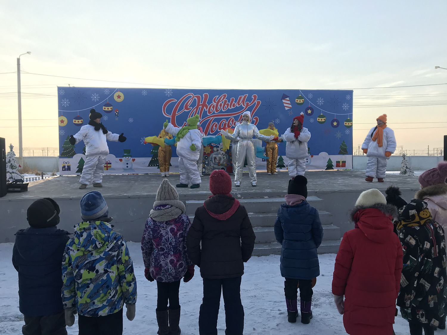 Праздник к нам приходит!